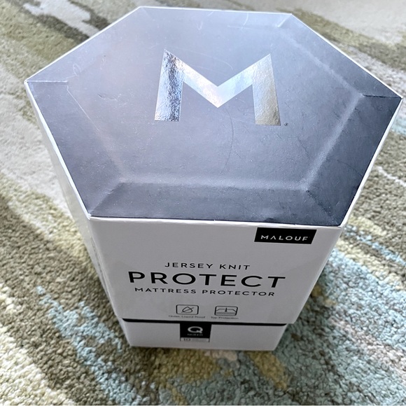 Malouf Comfort Mattress Protector from Sleep Country Canada NWT - Picture 5 of 7